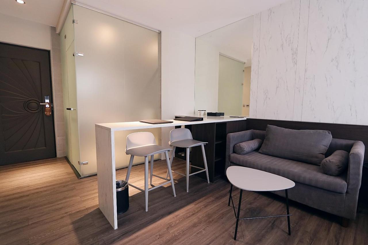 Hotel Hesper HSR Taichung Exterior foto